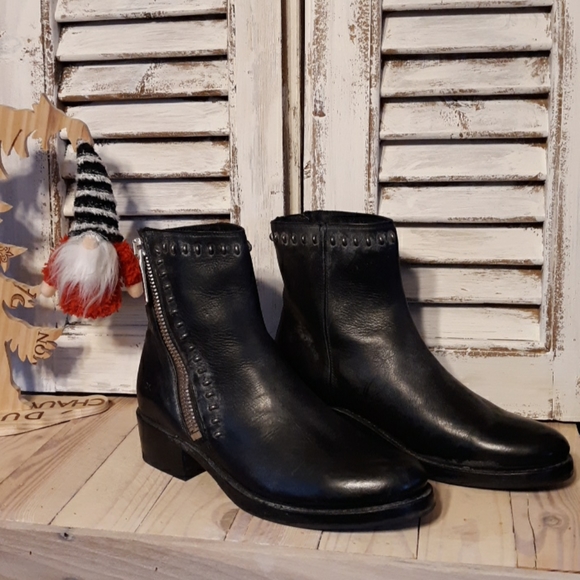 frye demi rebel zip bootie